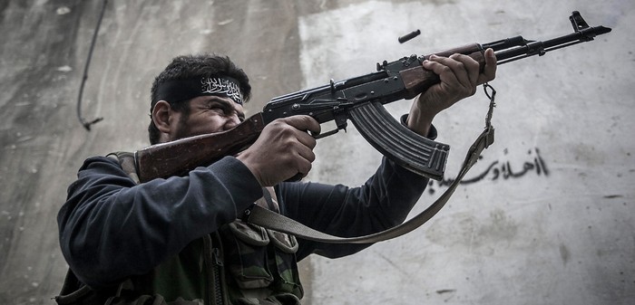 Bất chấp lệnh ngừng bắn vừa có hiệu lực, giao tranh vẫn nổ ra khắp Syria